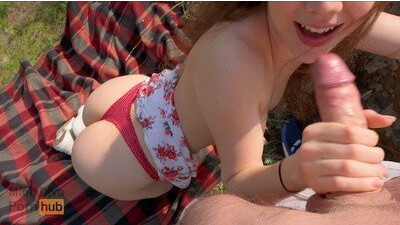 집에서 하는 섹스에 질렸나요? 무더운 여름날, 밖으로 나가서 신나게 즐겨보는 건 어때요? -- 미니 디바